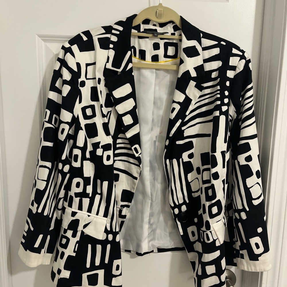 Black and White Patterned Blazer Jacket with Ruffle Detail